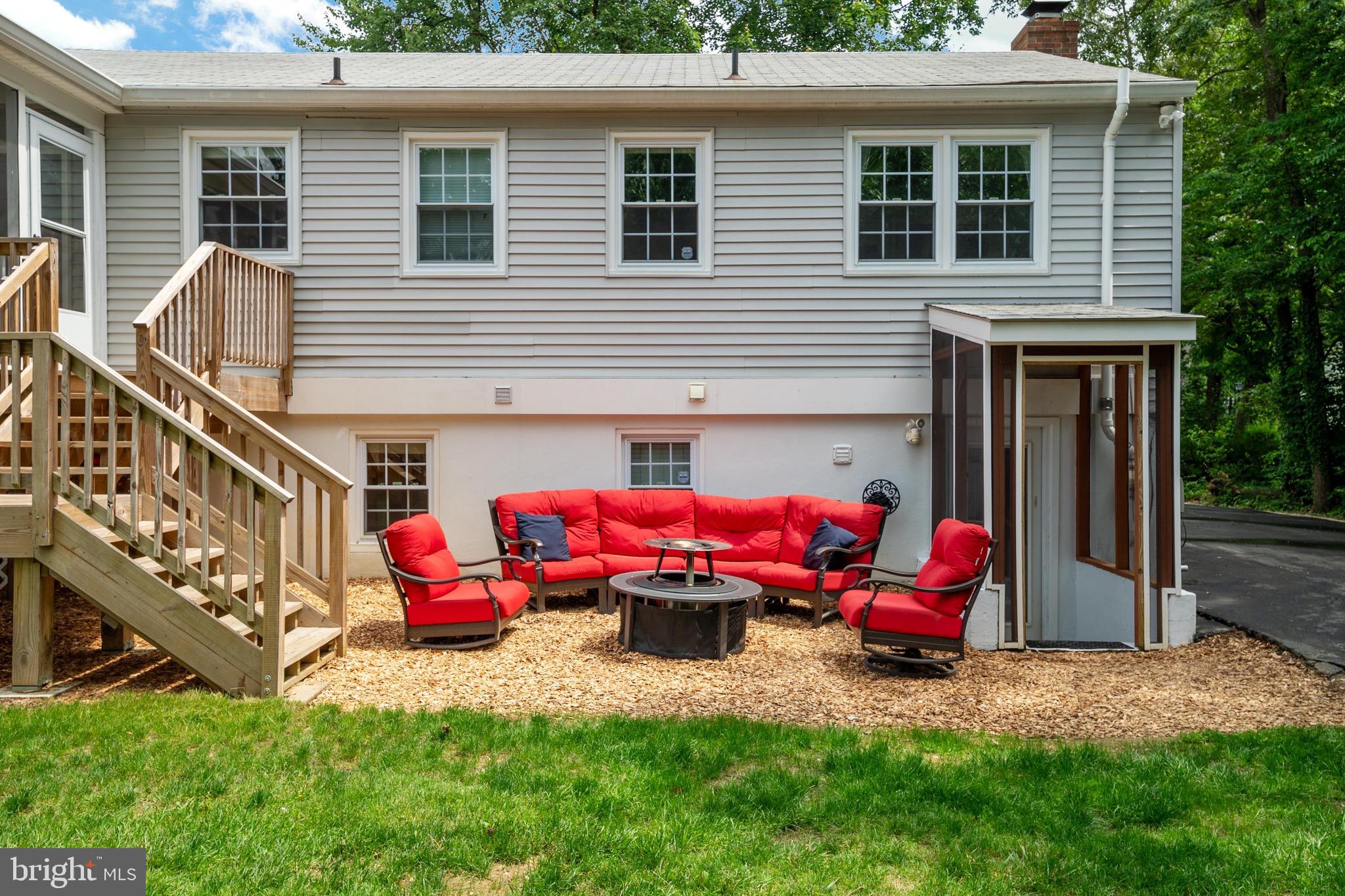 564 Poplar Drive Riva, MD 21140 - Photo 34 of 64 How cute is this patio area?!