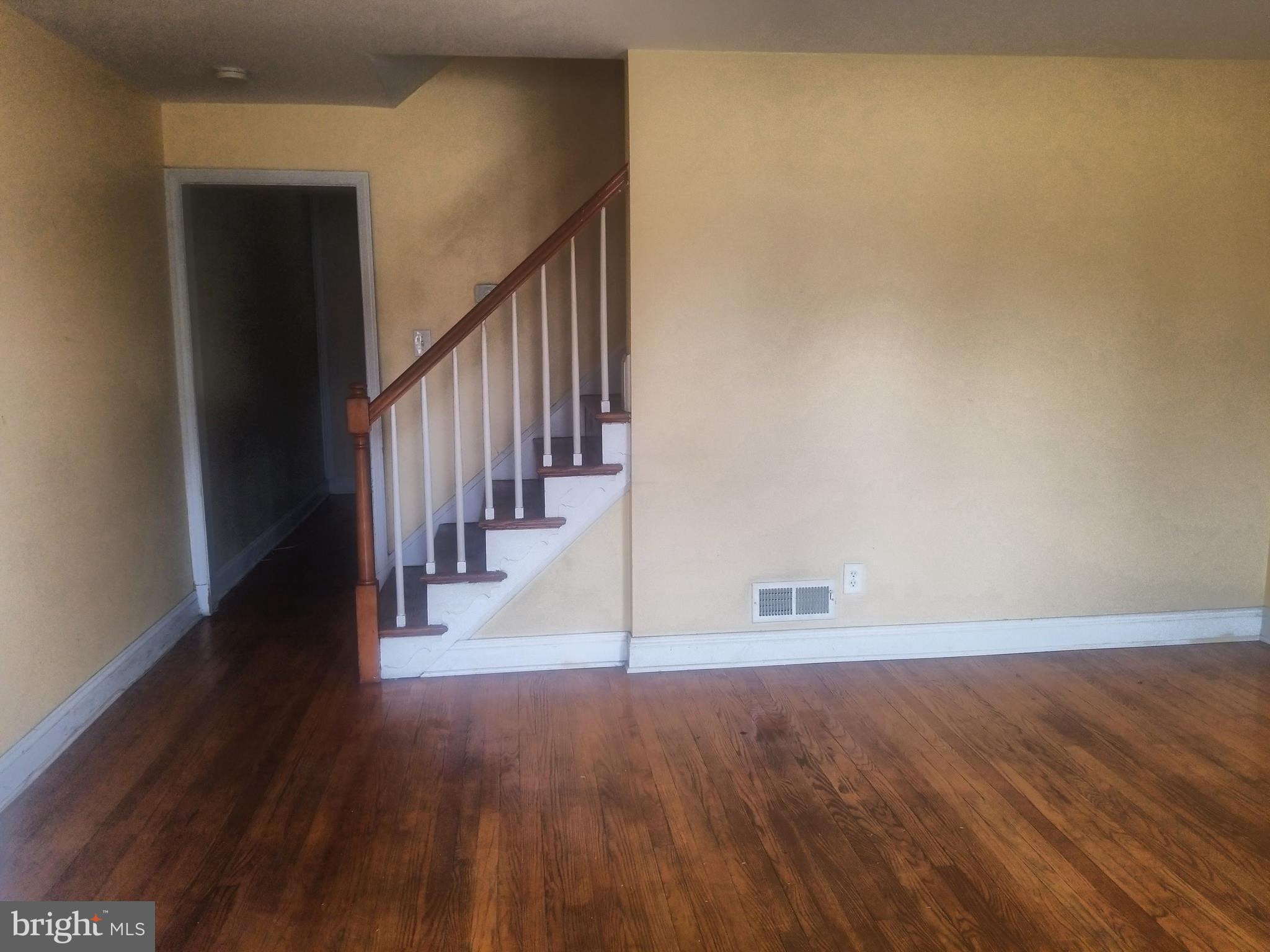 751 South Woodington Road Baltimore, MD 21229 - Photo 2 of 11 Gallery Image 2