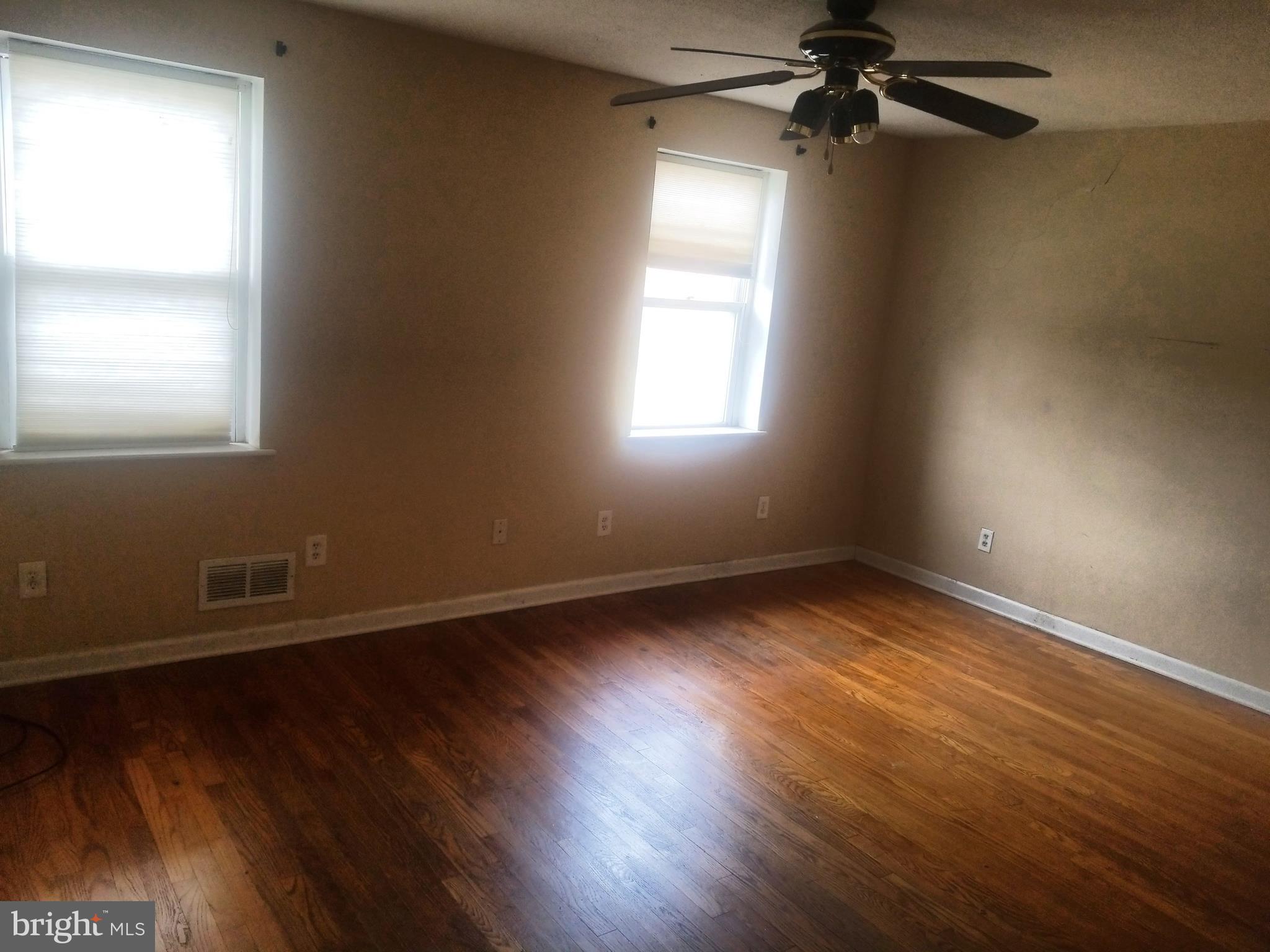 751 South Woodington Road Baltimore, MD 21229 - Photo 6 of 11 Gallery Image 6