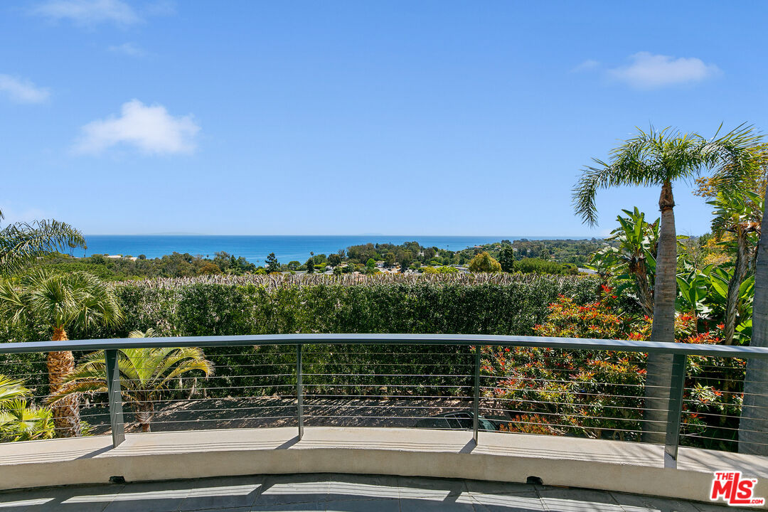 28177 Rey De Copas Lane Malibu, CA 90265 - Photo 34 of 36