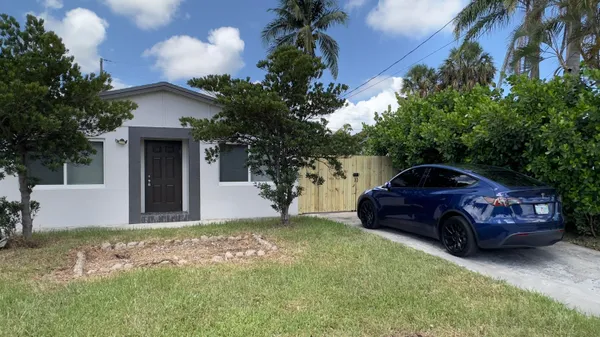 $2,450 | 3603 William Street, West Palm Beach, FL 33403