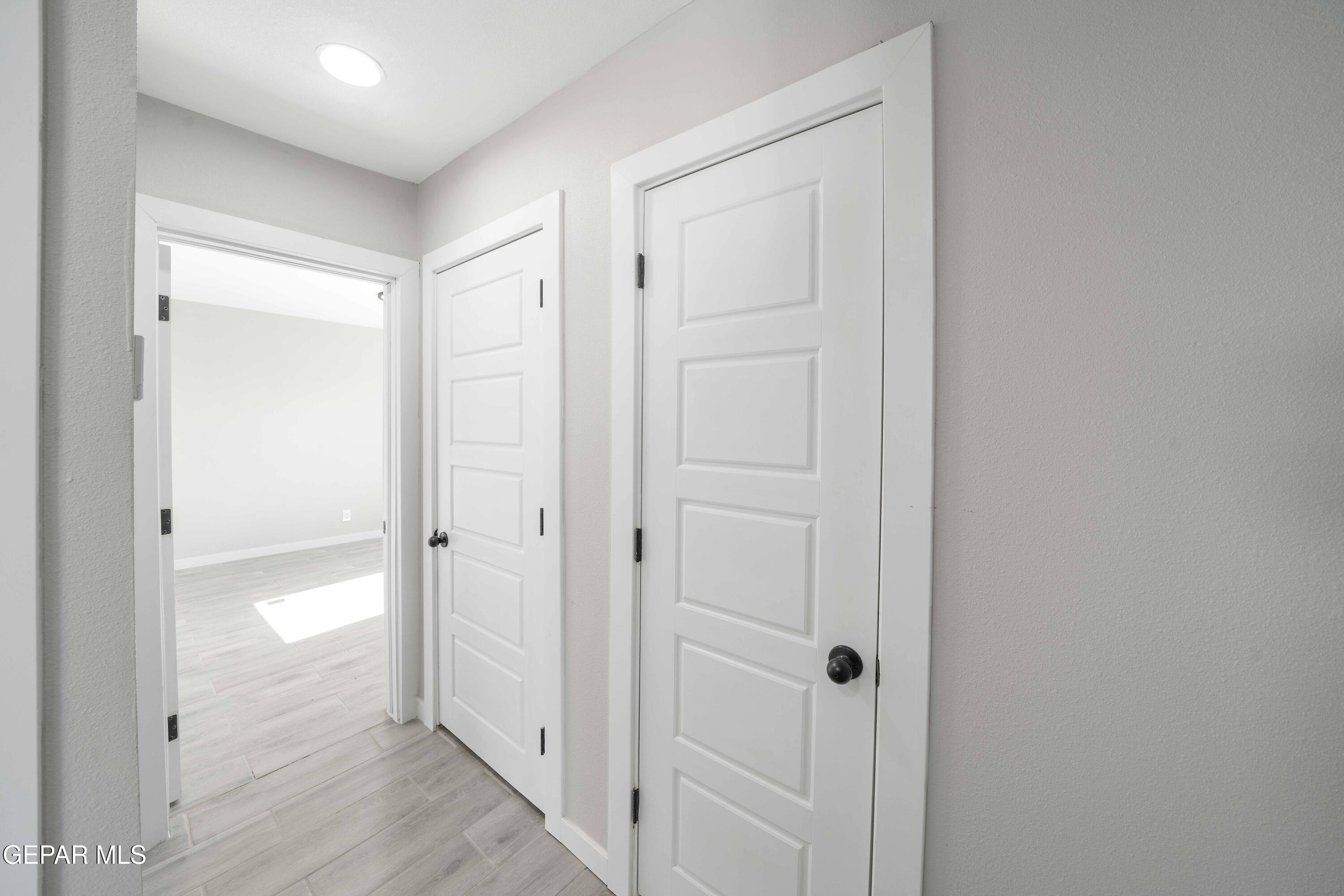 10752 Mellward Road Socorro, TX 79927 - Photo 16 of 37 a view of a hallway