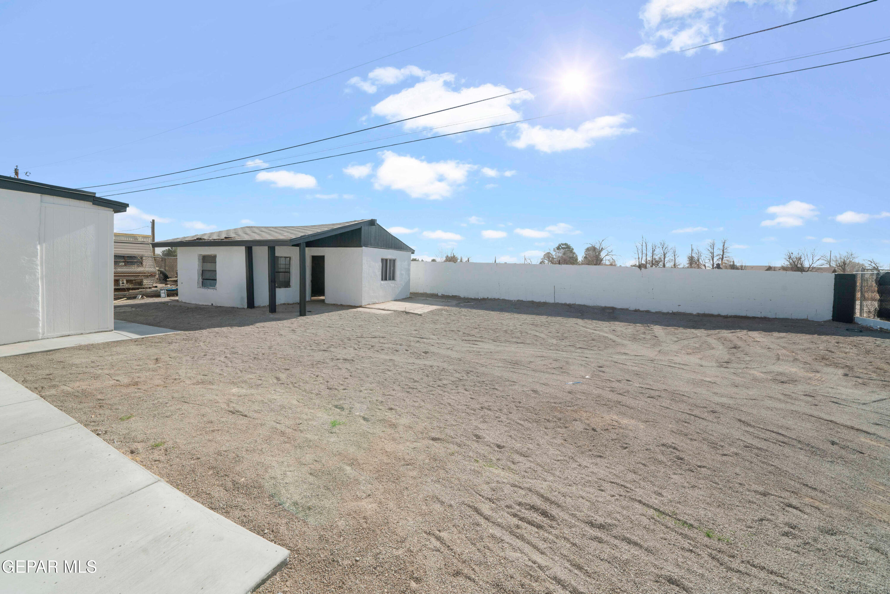 10752 Mellward Road Socorro, TX 79927 - Photo 29 of 37 a view of a terrace