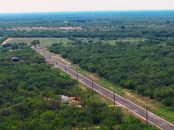 $78,000 | 2644 Moore Tx 78057, Devine, TX 78016