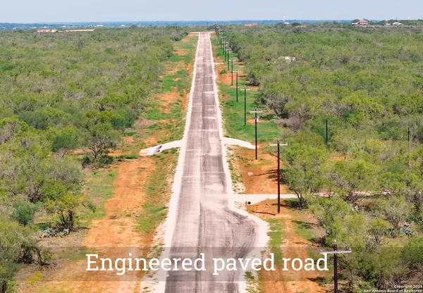 $78,000 | 2644 Moore Tx 78057, Devine, TX 78016