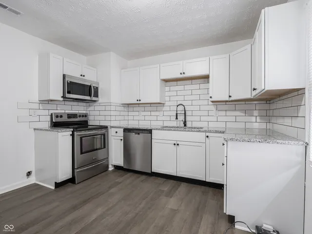 $185,000 | 6710 Brookhaven Drive, Lawrence, IN 46226