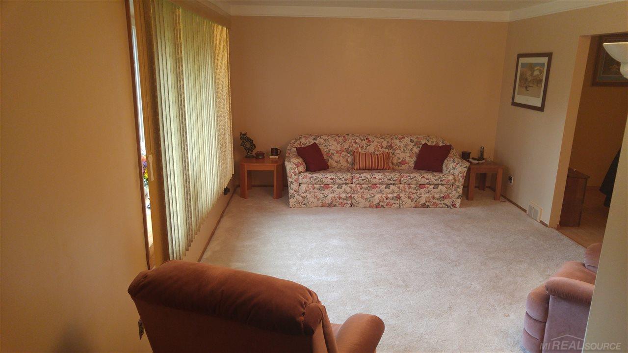 8314 Sunburst Center Line, MI 48015 - Photo 3 of 4