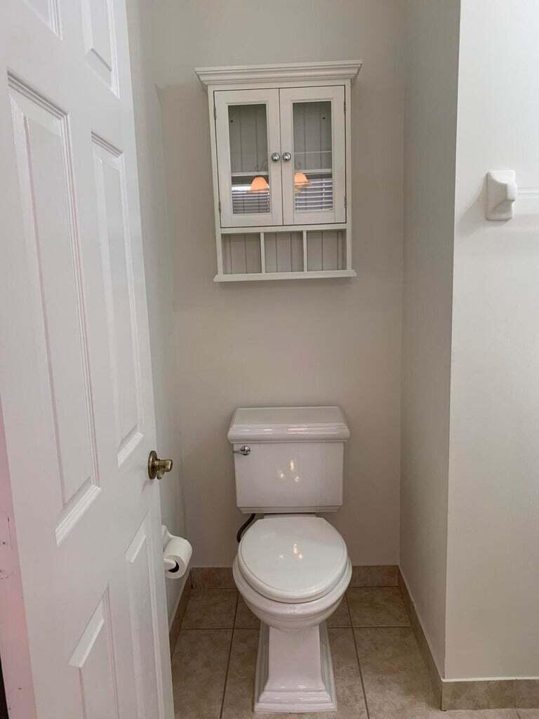 125 Harbors Way Boynton Beach, FL 33435 - Photo 13 of 37 a bathroom with a toilet and a sink