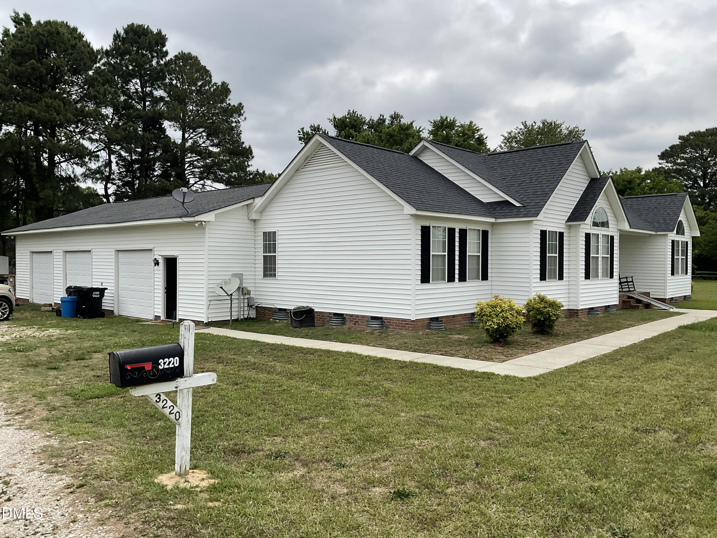 3220 North Shiloh Road Garner, NC 27529 - Photo 2 of 33 IMG_4817