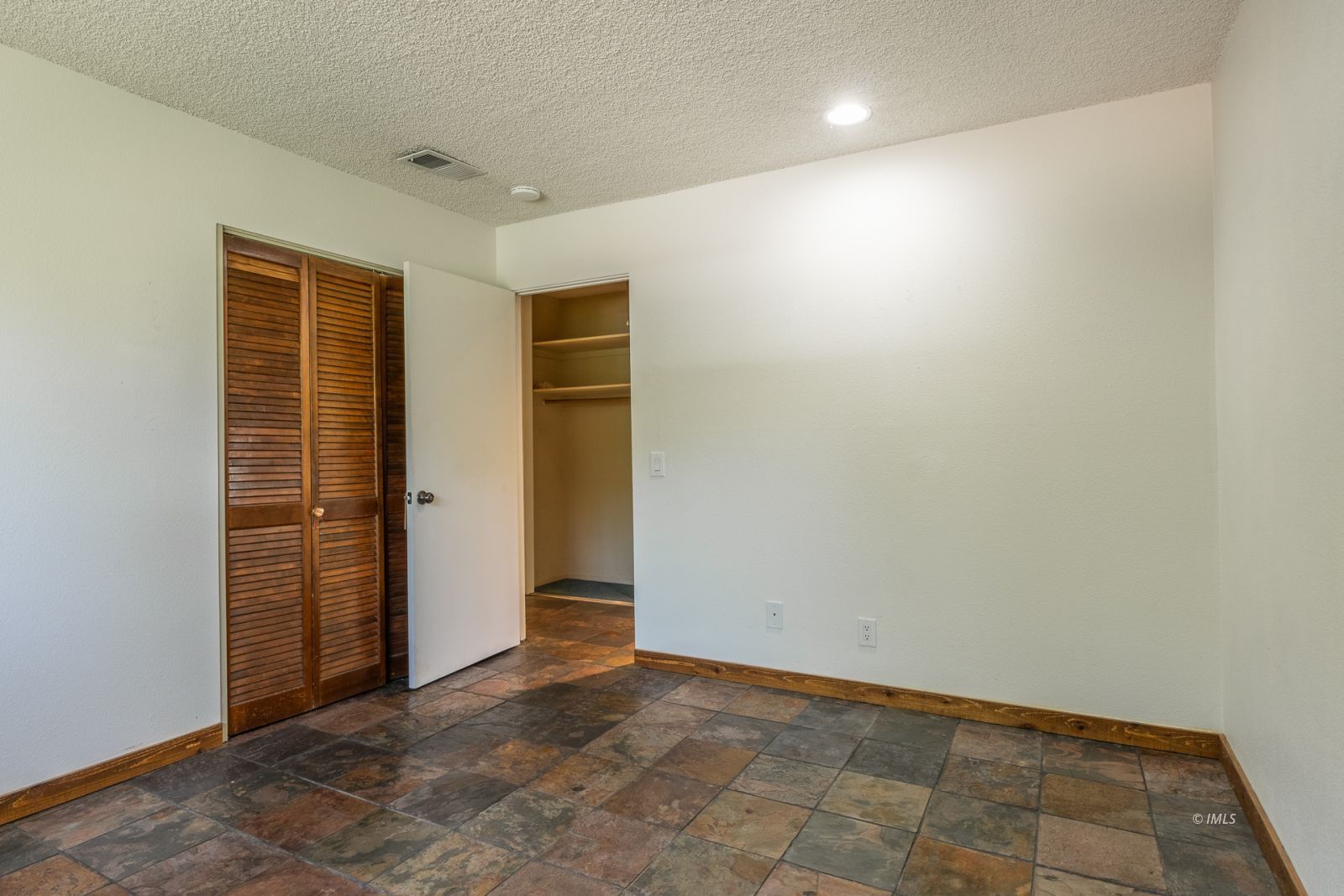 370 Ranch Road Bishop, CA 93514 - Photo 15 of 25 Bedroom 3