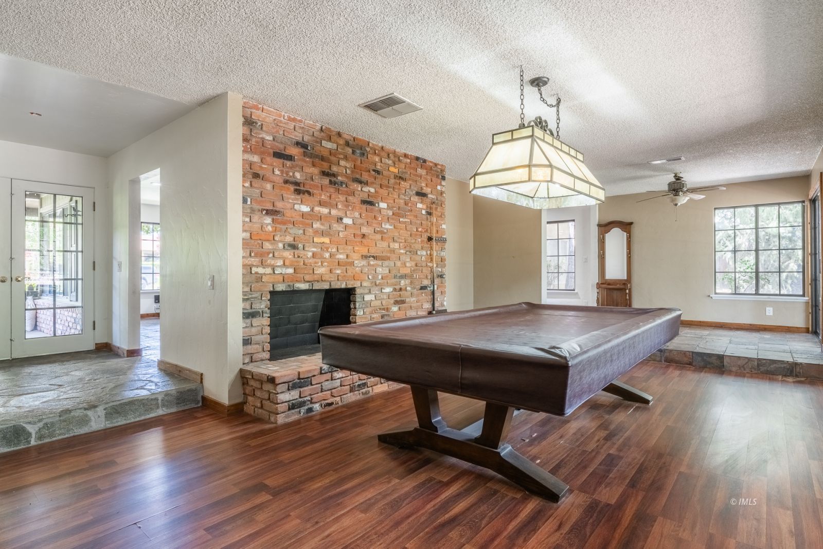 370 Ranch Road Bishop, CA 93514 - Photo 17 of 25 Family Game Room