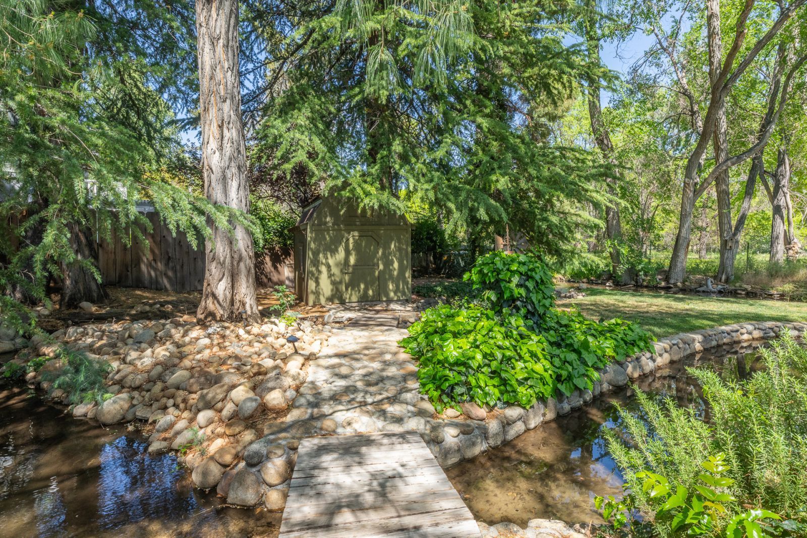 370 Ranch Road Bishop, CA 93514 - Photo 24 of 25 Back Yard