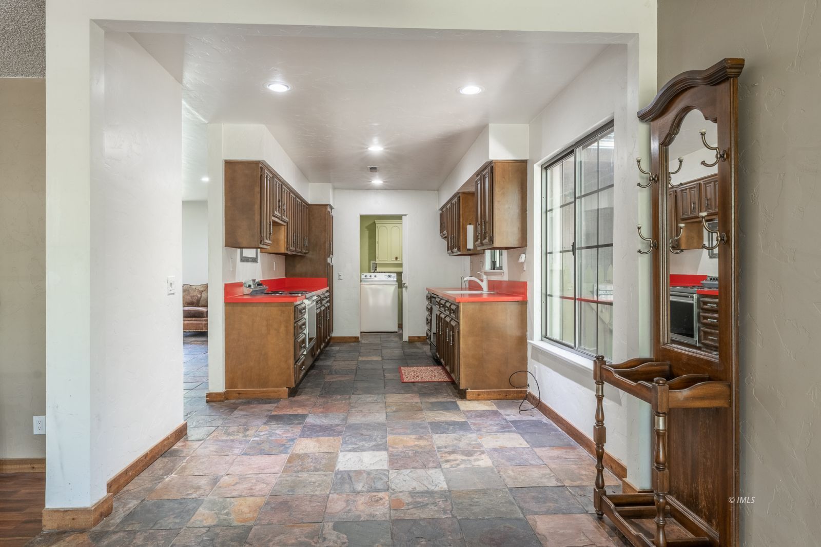 370 Ranch Road Bishop, CA 93514 - Photo 5 of 25 Galley Kitchen