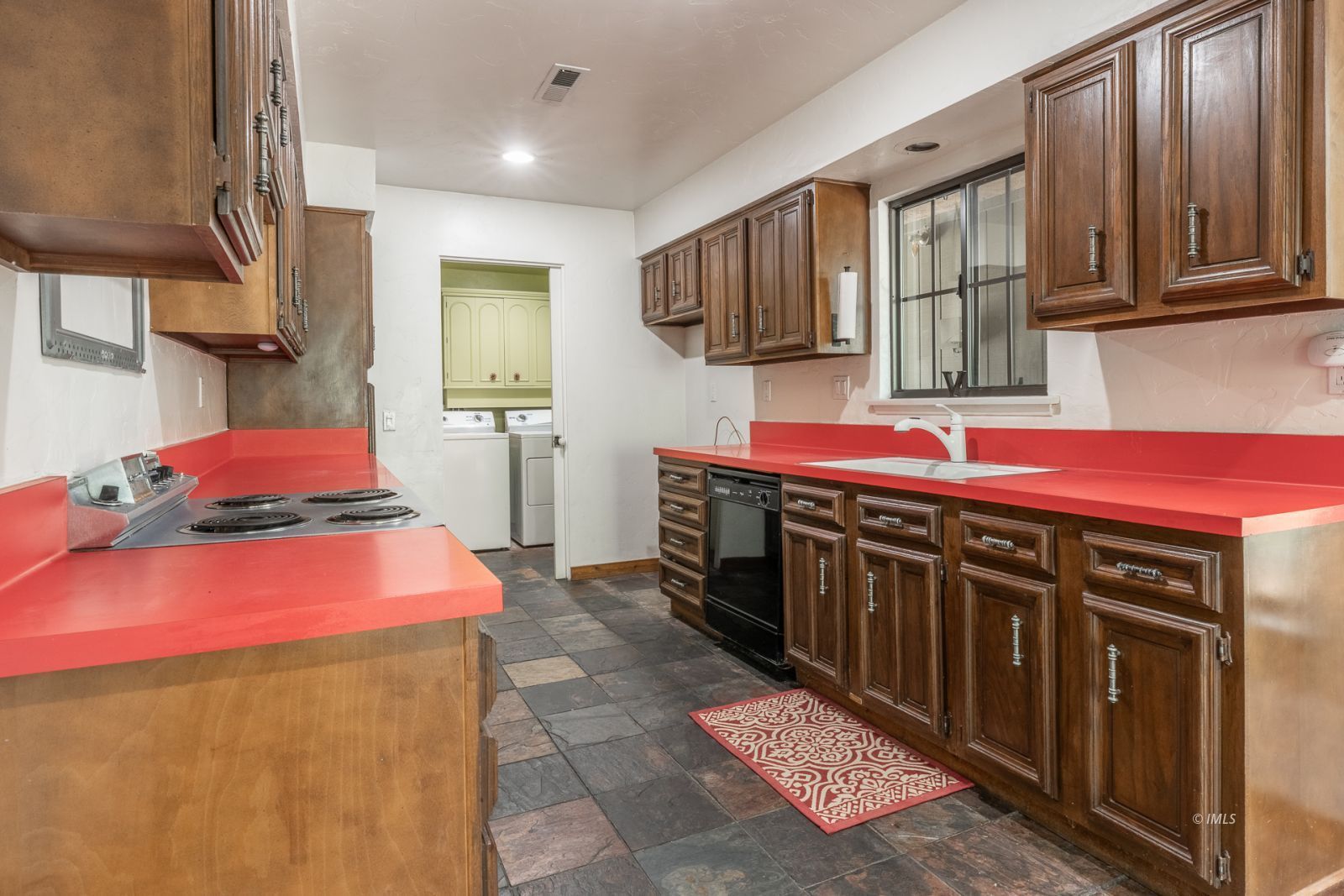 370 Ranch Road Bishop, CA 93514 - Photo 6 of 25 Kitchen