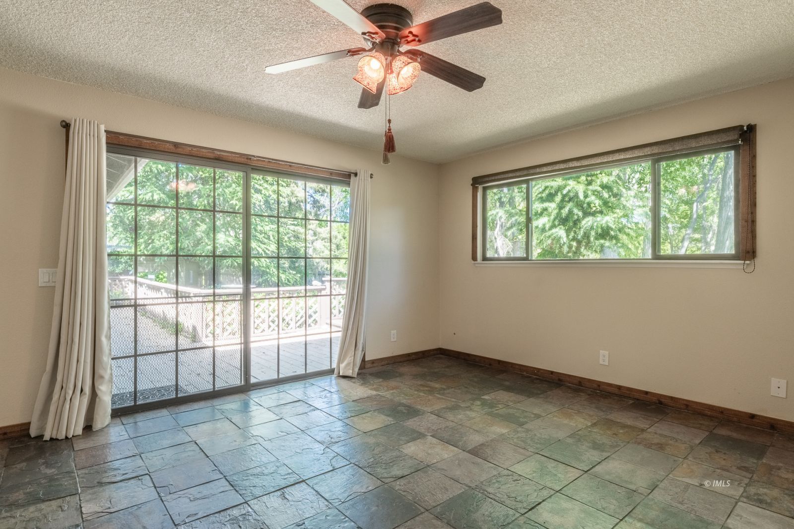 370 Ranch Road Bishop, CA 93514 - Photo 9 of 25 Master Bedroom
