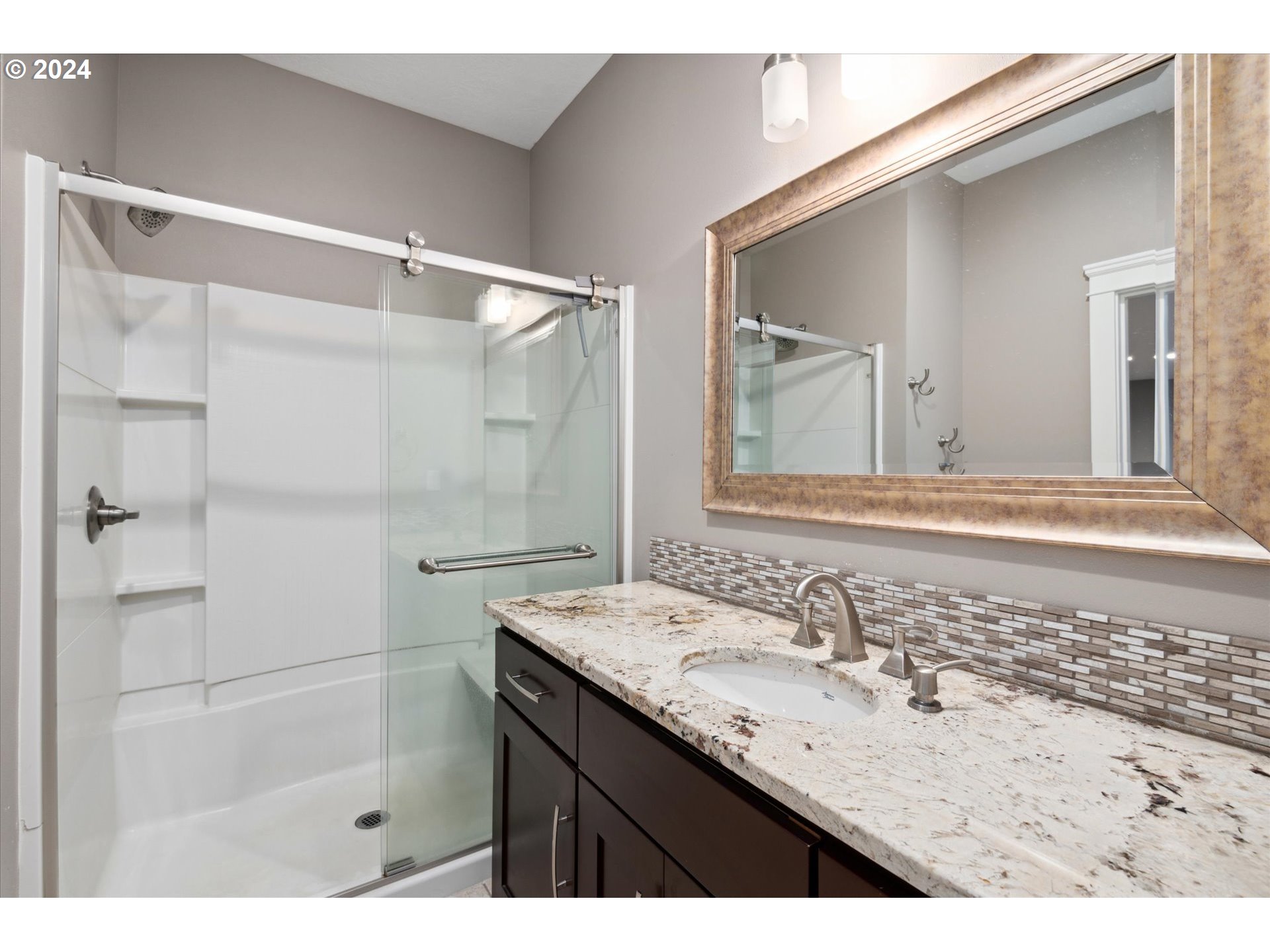 3645 Snowberry Road Eugene, OR 97403 - Photo 29 of 44 Bathroom
