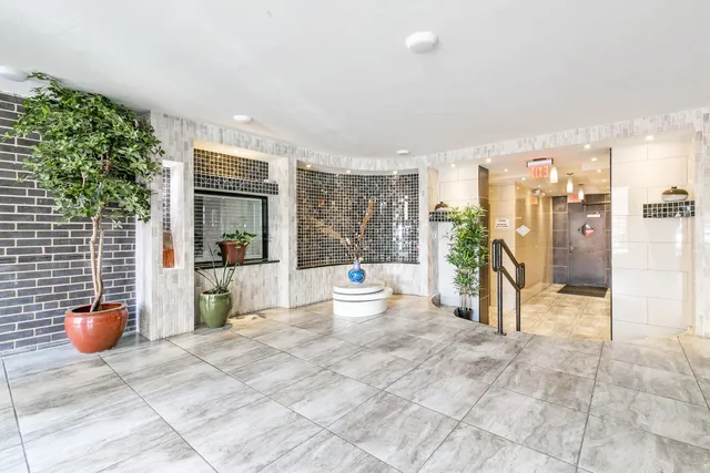 $1,338 | 6029 North Winthrop Avenue, Unit 308, Chicago, IL 60660