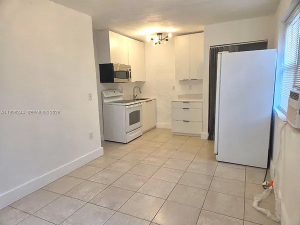 $1,500 | 34 Southwest 6th Avenue, Unit 4, Dania Beach, FL 33004