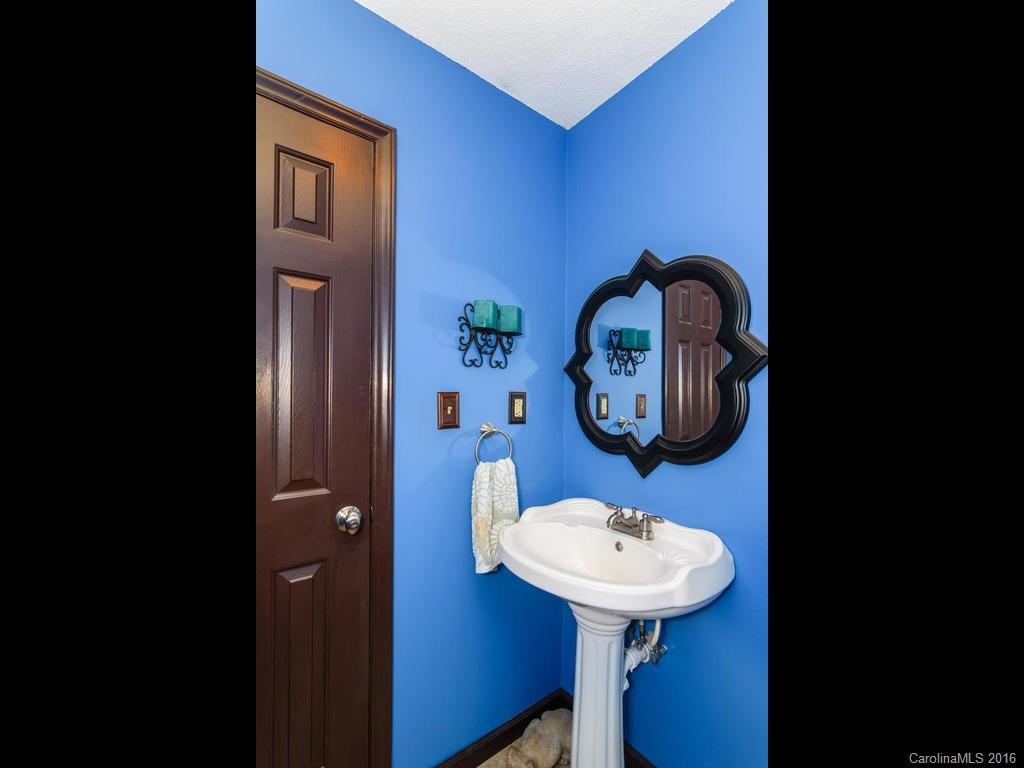 1792 Newfound Road Leicester, NC 28748 - Photo 11 of 24 Gallery Image 11