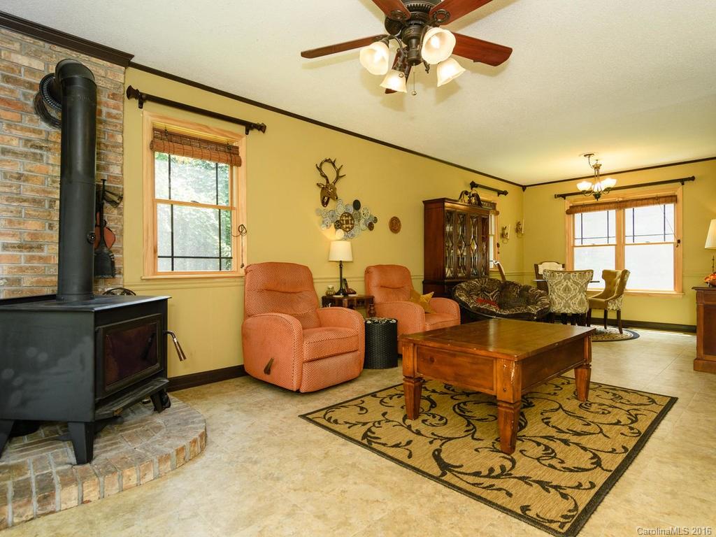 1792 Newfound Road Leicester, NC 28748 - Photo 9 of 24 Gallery Image 9
