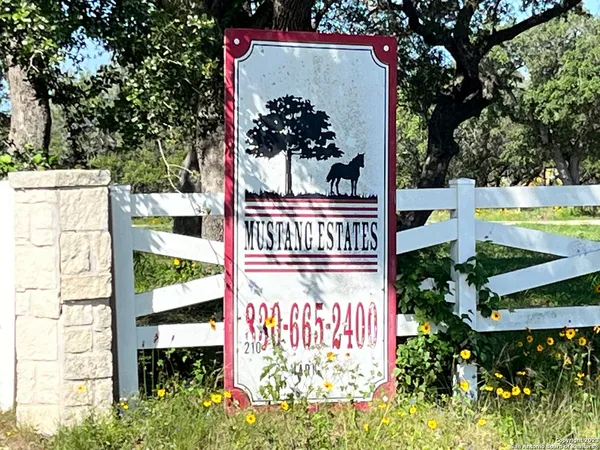 $120,000 | 148 Colt Trail, Natalia, TX 78059