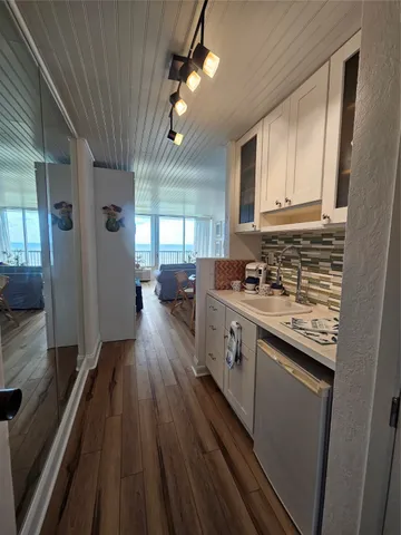 $239,000 | 415 East Beach Drive, Unit 804, Galveston, TX 77550