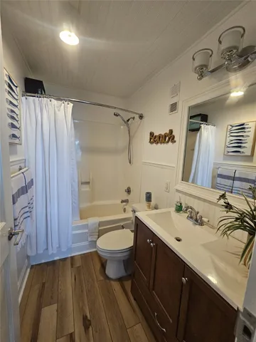 $239,000 | 415 East Beach Drive, Unit 804, Galveston, TX 77550