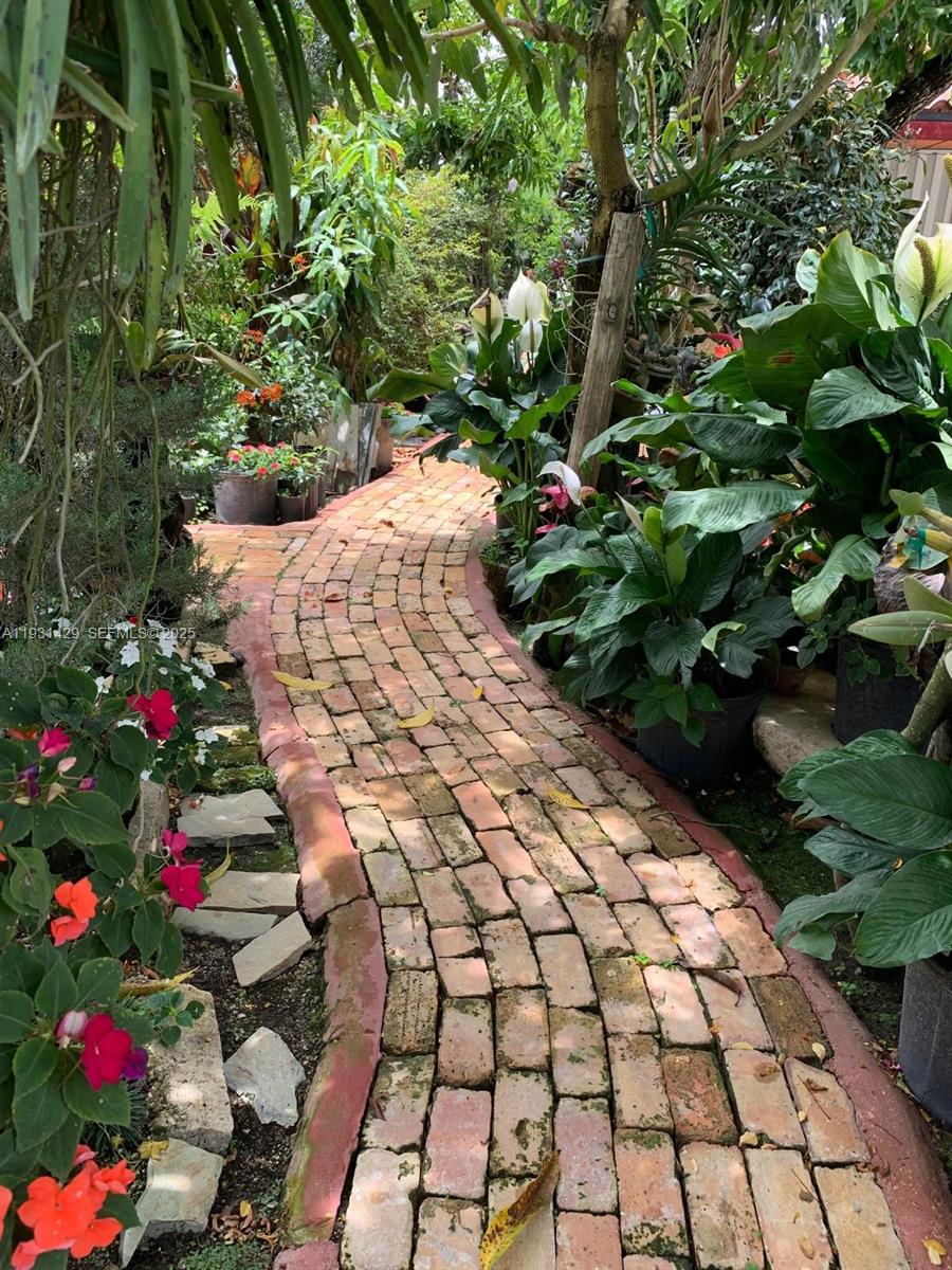 10955 Southwest 56th Street Miami, FL 33165 - Photo 27 of 39