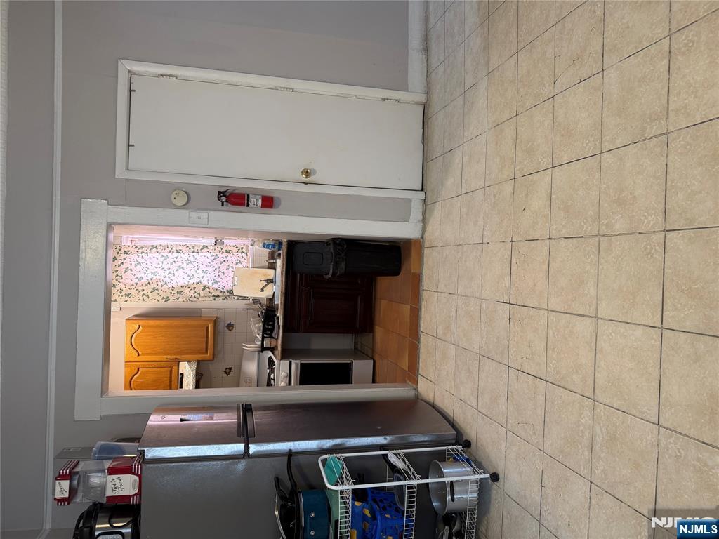 21 Summer Street Lodi, NJ 07644 - Photo 11 of 39