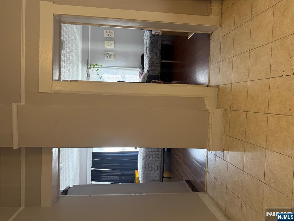 21 Summer Street Lodi, NJ 07644 - Photo 14 of 39