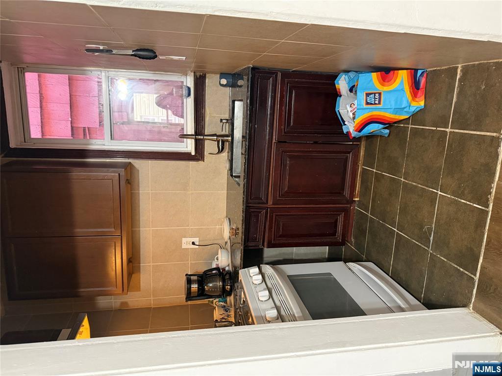 21 Summer Street Lodi, NJ 07644 - Photo 36 of 39