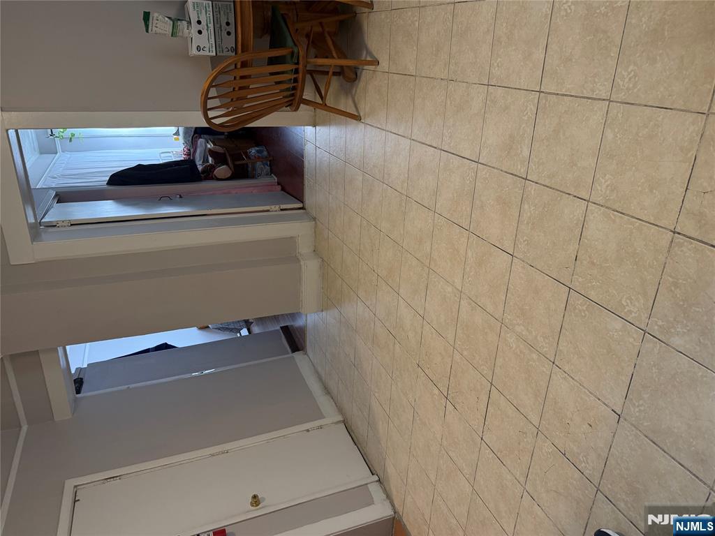 21 Summer Street Lodi, NJ 07644 - Photo 10 of 39