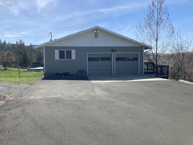 $398,000 | 324 Edgewood Drive, Canyon City, OR 97820