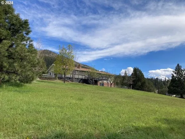 $365,000 | 324 Edgewood Drive, Canyon City, OR 97820