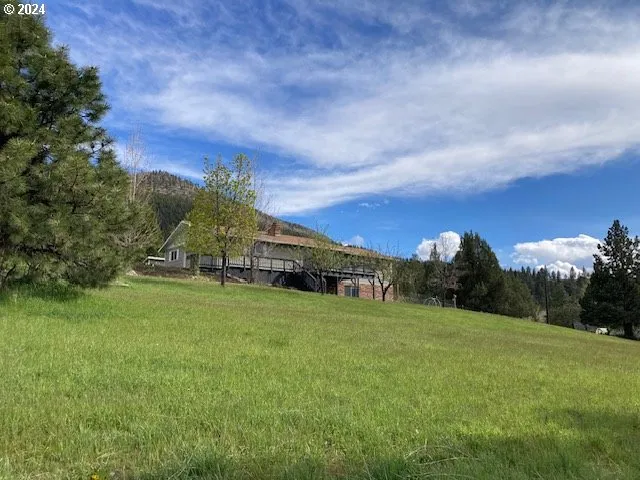 $398,000 | 324 Edgewood Drive, Canyon City, OR 97820