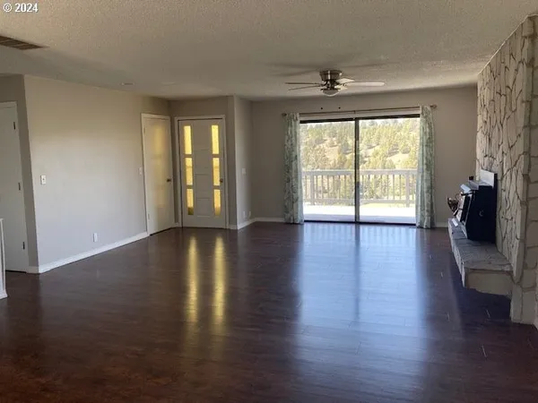 $365,000 | 324 Edgewood Drive, Canyon City, OR 97820