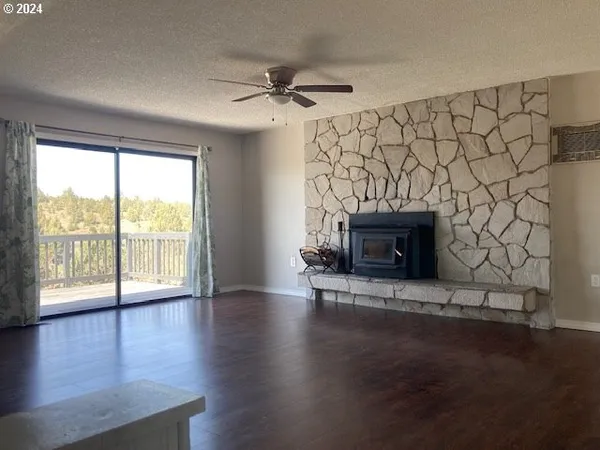$365,000 | 324 Edgewood Drive, Canyon City, OR 97820