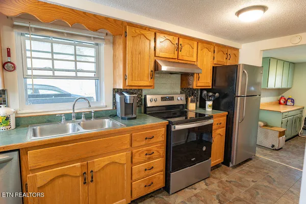 $210,000 | 239 Wooldridge Lane, Jellico, TN 37762