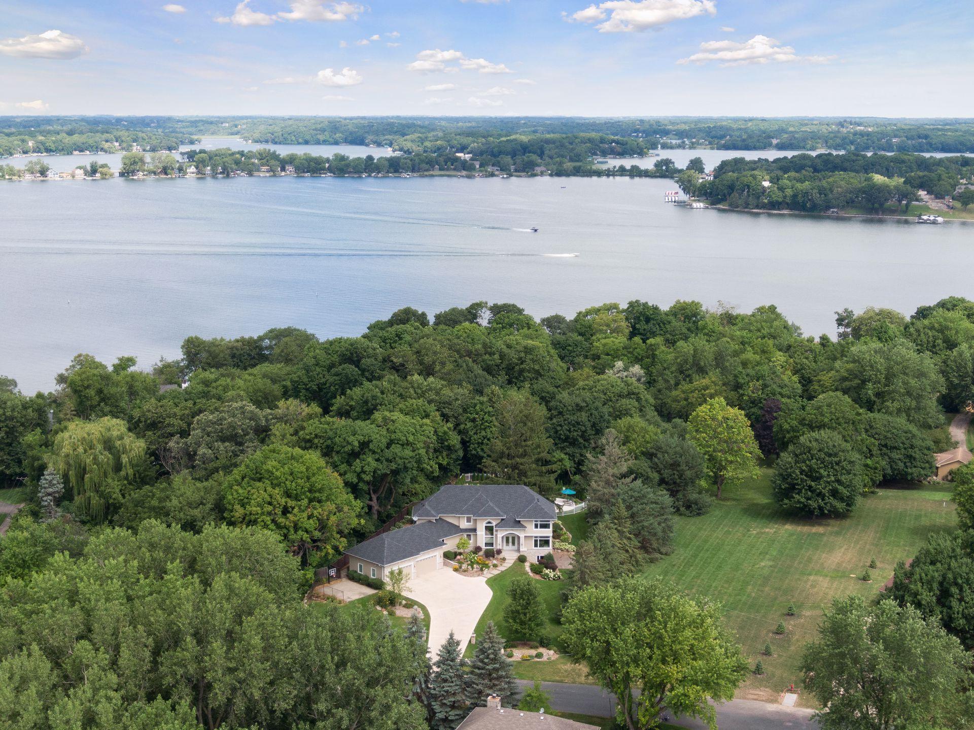 3130 Old County Road Wayzata, MN 55391 - Photo 4 of 50