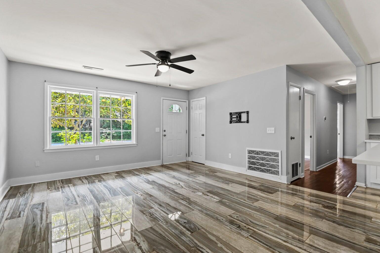 1447 Secessionville Road Charleston, SC 29412 - Photo 4 of 26 20230609002205798654000000-o