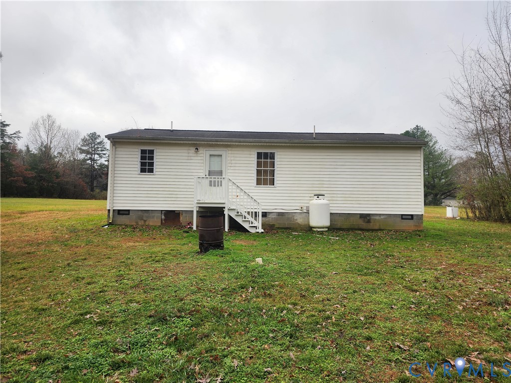 331 Stoney Point Road Cumberland, VA 23040 - Photo 3 of 10 a view of a house with backyard