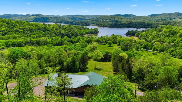 $949,900 | 2699 Brooks Bend Lane, Gainesboro, TN 38562