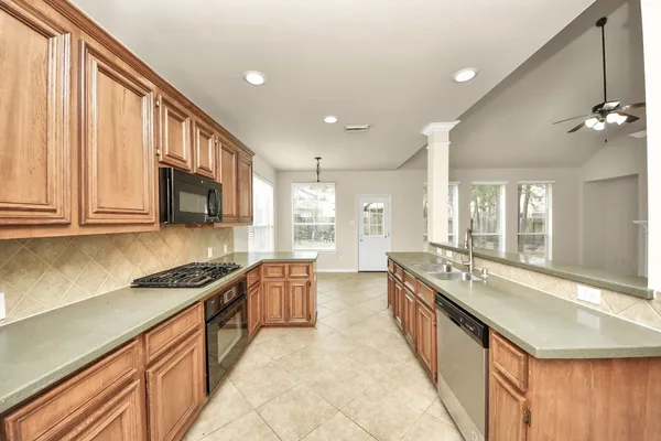 $389,900 | 28306 Peper Hollow Lane, Spring, TX 77386
