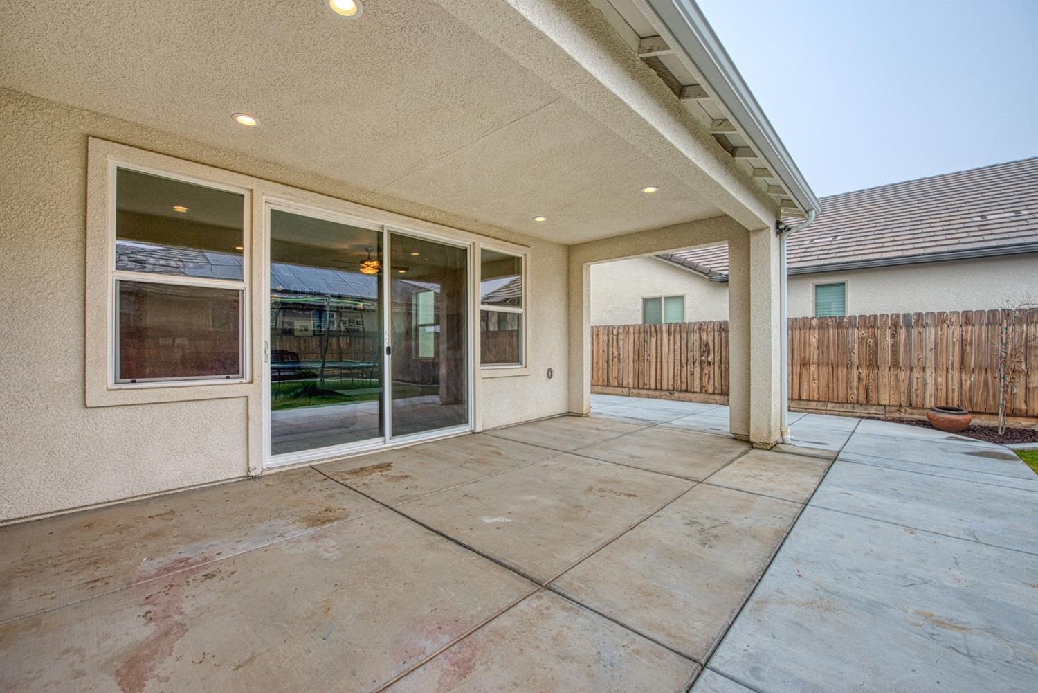 333 Meridian Avenue Madera, CA 93636 - Photo 37 of 38 a view of an entryway