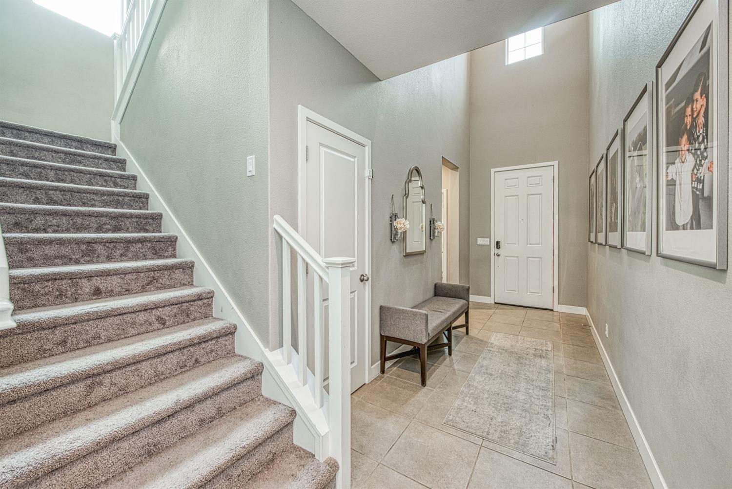 333 Meridian Avenue Madera, CA 93636 - Photo 10 of 38 a view of entryway and hall