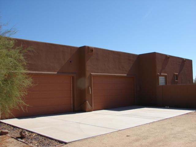 2305 East Carlise Road Phoenix, AZ 85086 - Photo 2 of 7 HUGE 4 Car Garage