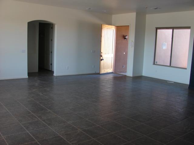 2305 East Carlise Road Phoenix, AZ 85086 - Photo 5 of 7 Living Room