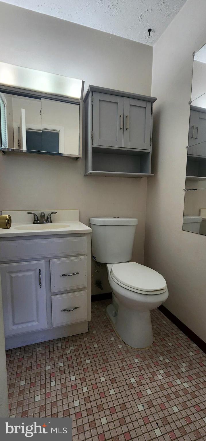 13821 Gilbert Road Woodbridge, VA 22193 - Photo 8 of 9 Primary Bathroom