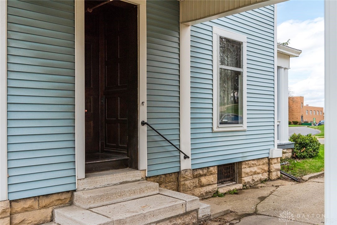 1215 East High Street Springfield, OH 45505 - Photo 4 of 52