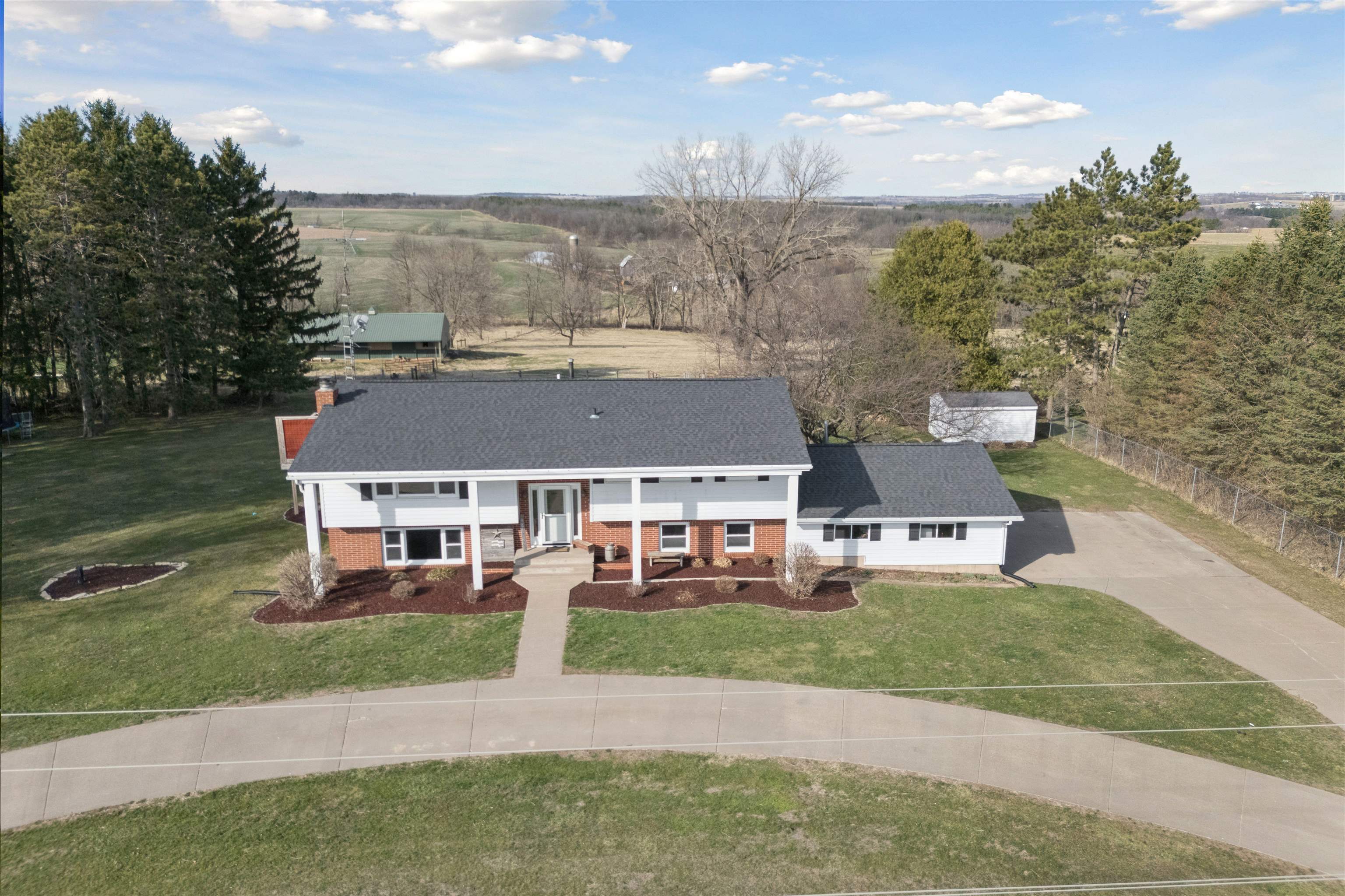 7976 County Road North Platteville, WI 53818 - Photo 43 of 52